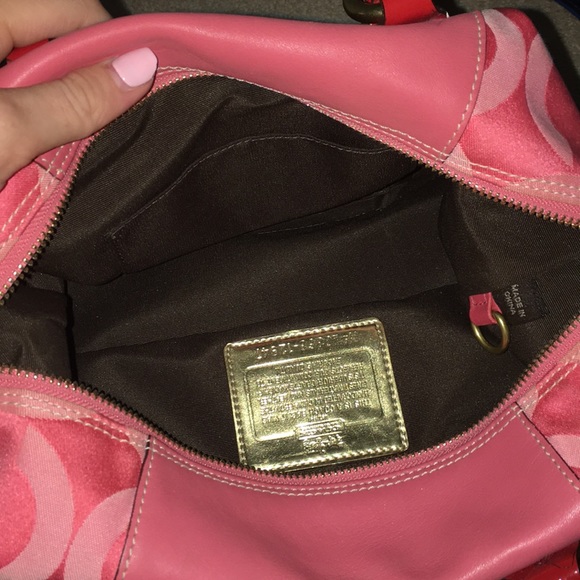 Pink coach purse - Picture 4 of 4
